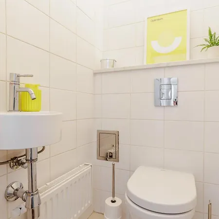 Artistic Nest Near Port Praga By Vaya דירה