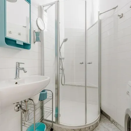 Artistic Nest Near Port Praga By Vaya *