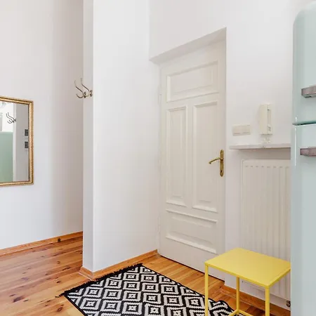 Artistic Nest Near Port Praga By Vaya Apartamento *