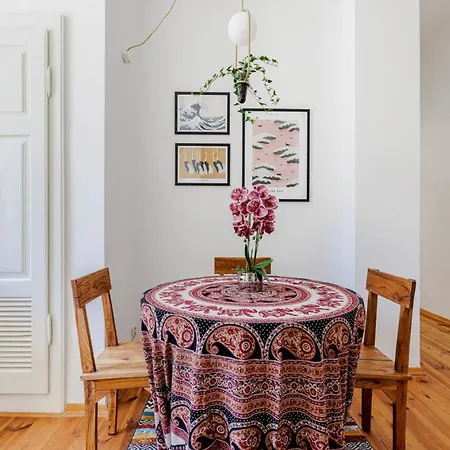 Artistic Nest Near Port Praga By Vaya Apartamento